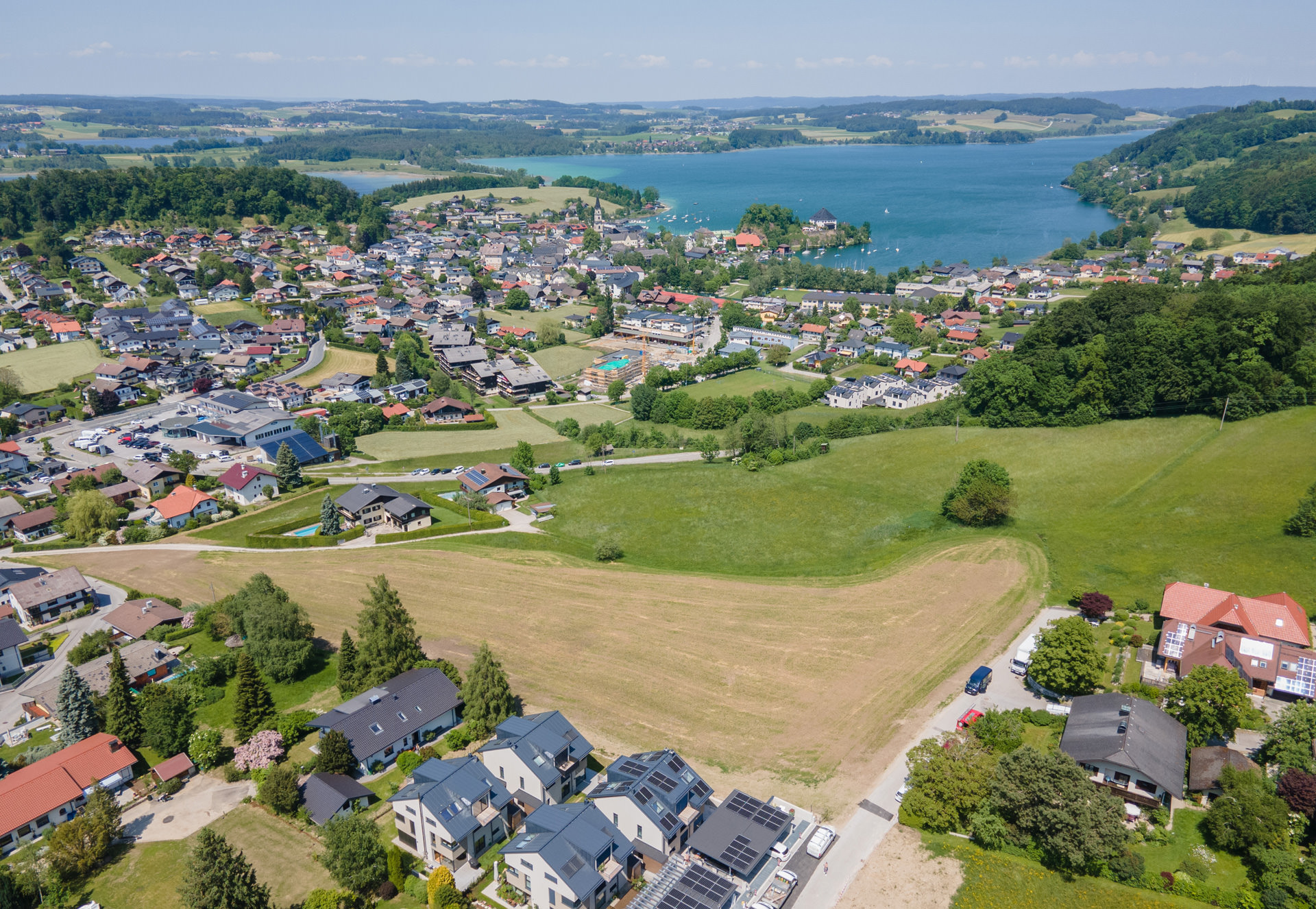 Fertigstellung der Doppelhausvillen in Mattsee