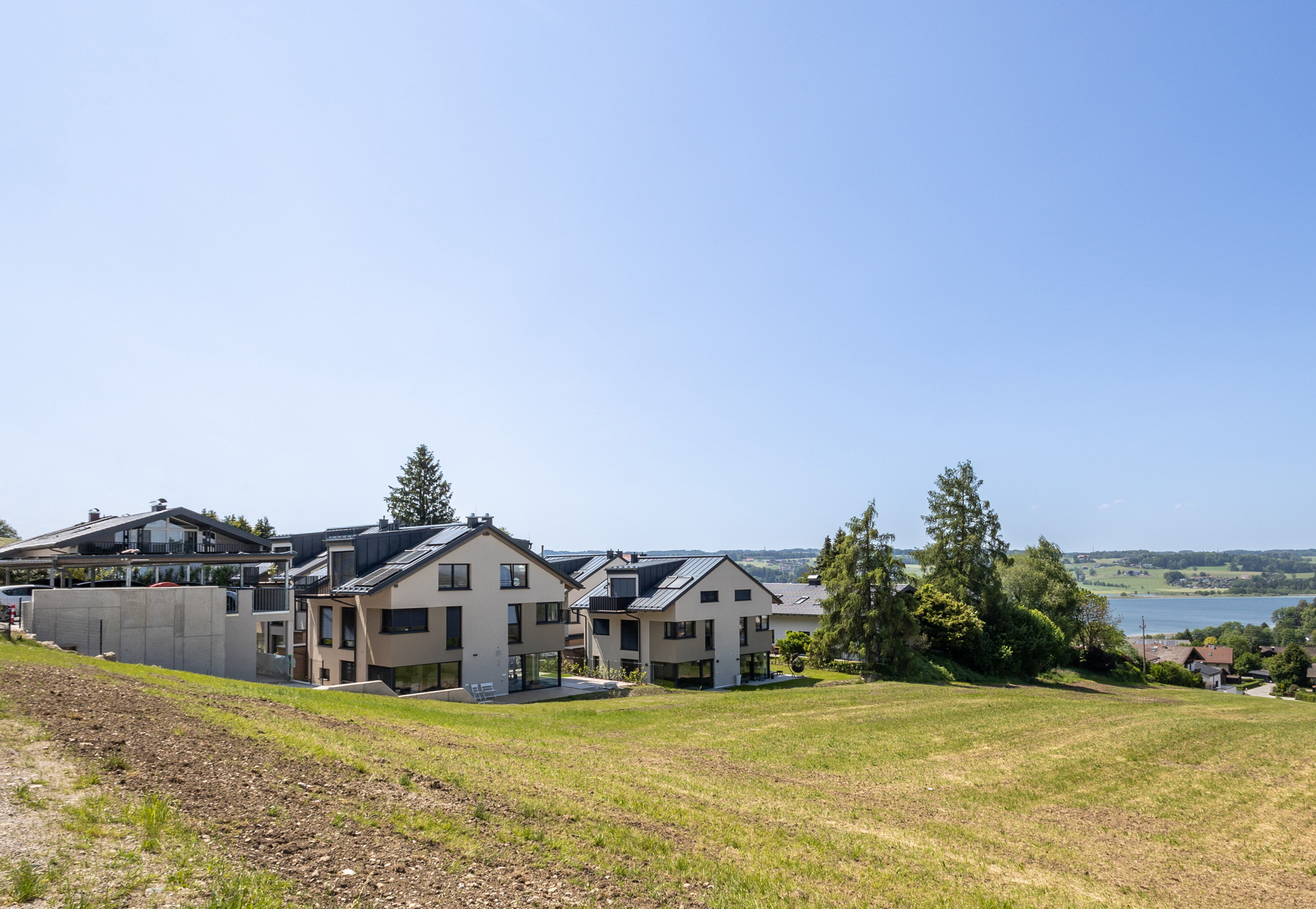 Fertigstellung der Doppelhausvillen in Mattsee